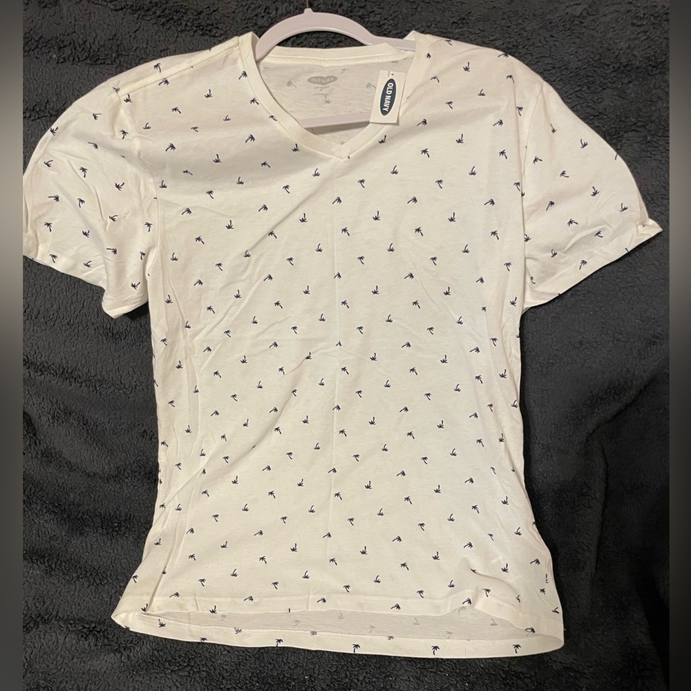 Men’s Old Navy T-Shirt - New with Tags